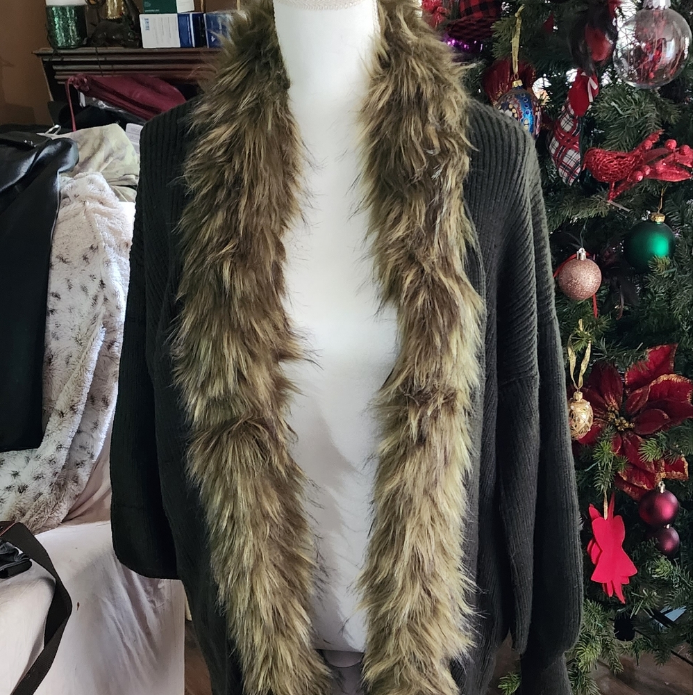 NWT CARDIGAN